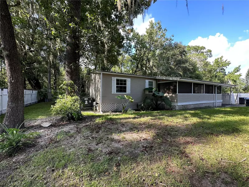 932 REYNOLDS RD, Lakeland, FL 33801