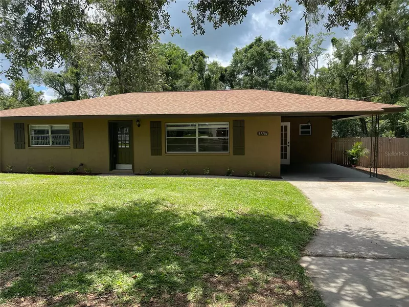 37704 POINSETTIA AVE, Dade City, FL 33525