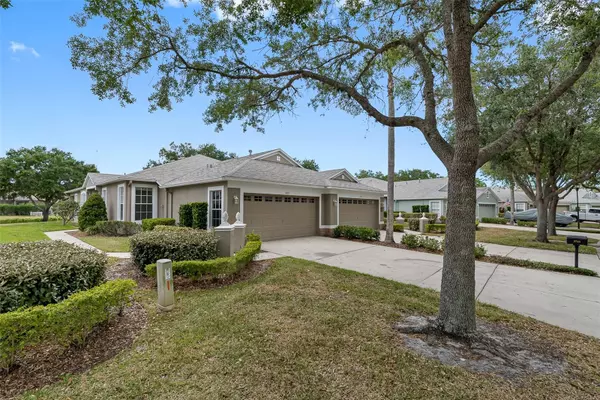 Lithia, FL 33547,5733 HERONPARK PL