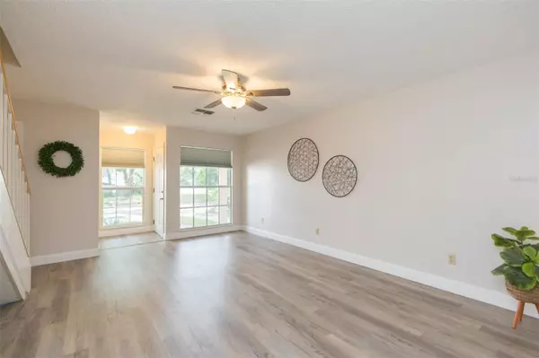 Tampa, FL 33612,9406 FOREST HILLS CIR