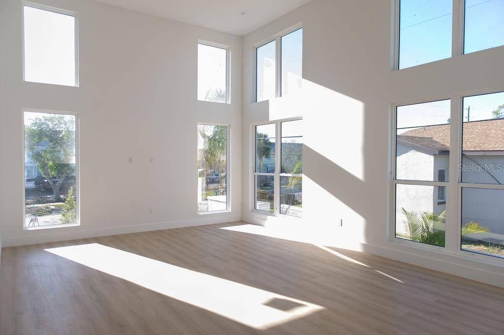 St Petersburg, FL 33705,3850 POMPANO DR SE #1