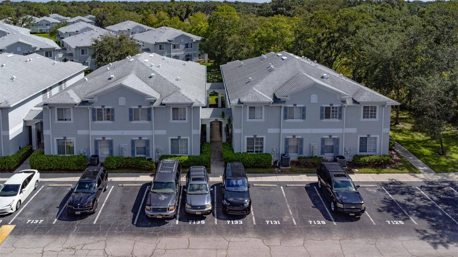 7135 WATERSIDE DR, Tampa, FL 33617