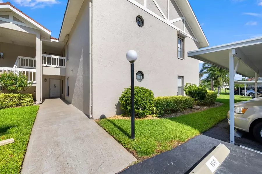 9623 EATON GARDENS LN #105, Fort Myers, FL 33919