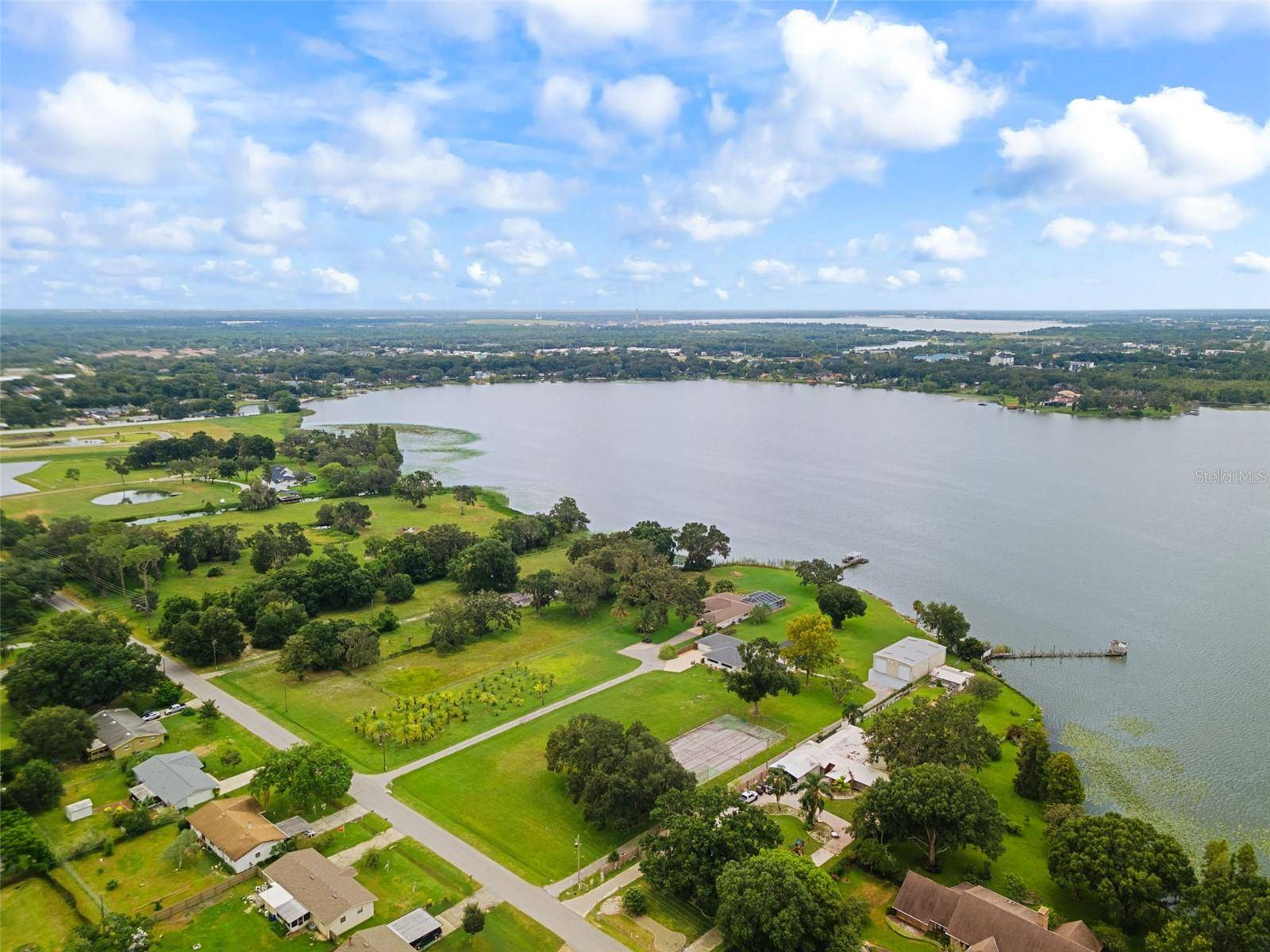 206 LAKE GIBSON LN, Lakeland, FL 33809