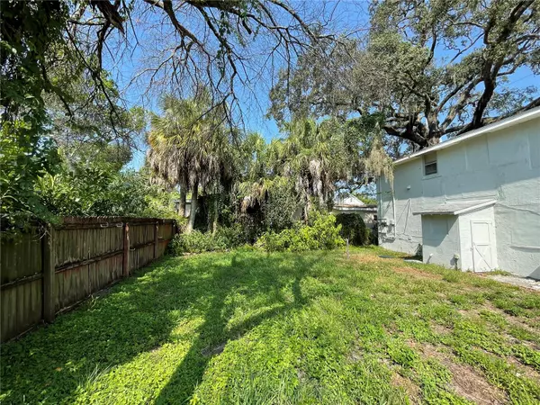 Tarpon Springs, FL 34689,634 CYPRESS ST