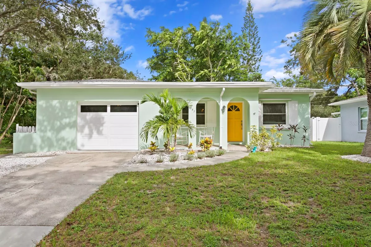 Dunedin, FL 34698,657 PINEWOOD DR