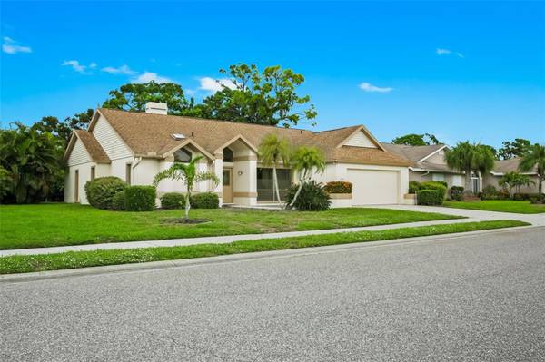 5005 SOUTHERN PINE CIR, Venice, FL 34293