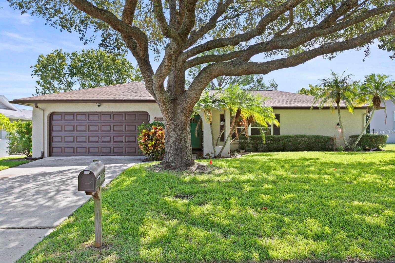 2104 SWAN LN, Safety Harbor, FL 34695