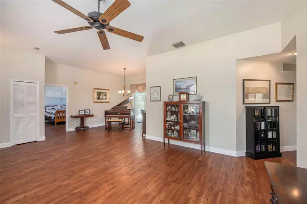 Tarpon Springs, FL 34688,614 HEATHERWOOD CT