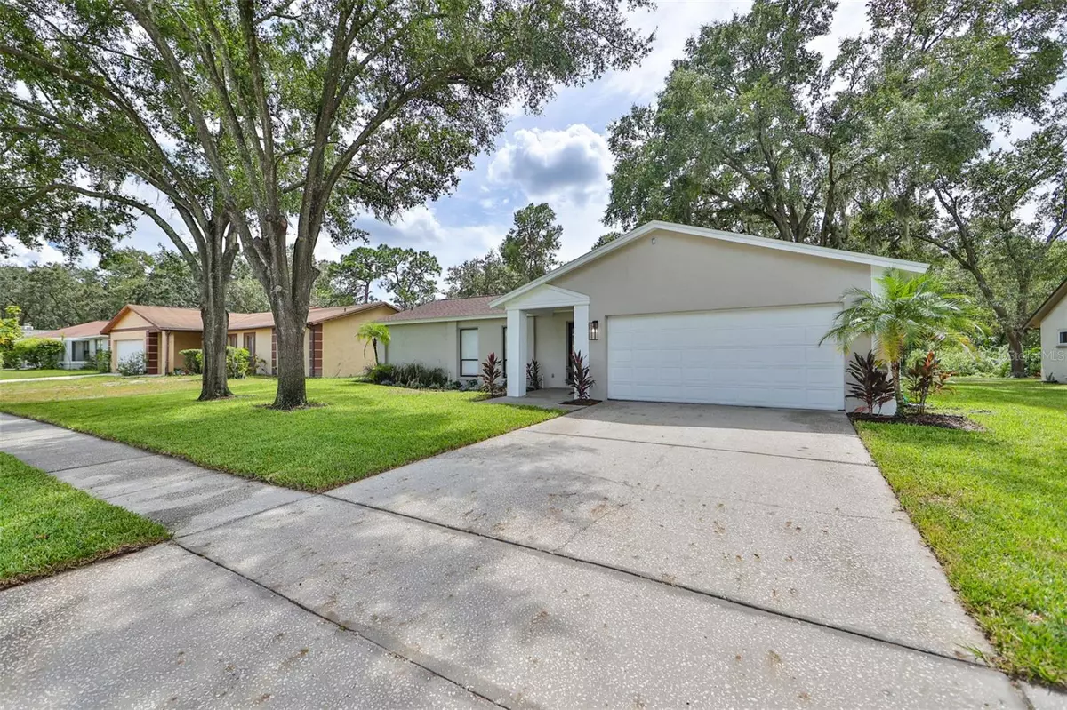 Brandon, FL 33511,627 SANDY CREEK DR