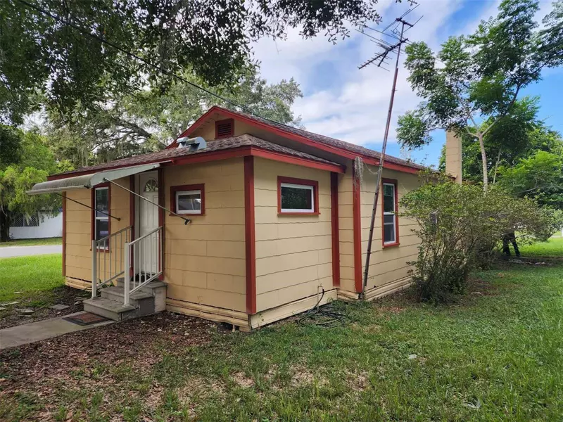 4912 16TH ST, Zephyrhills, FL 33542