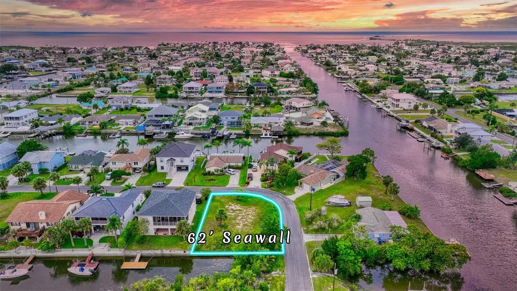 4306 TAHITI DR, Hernando Beach, FL 34607