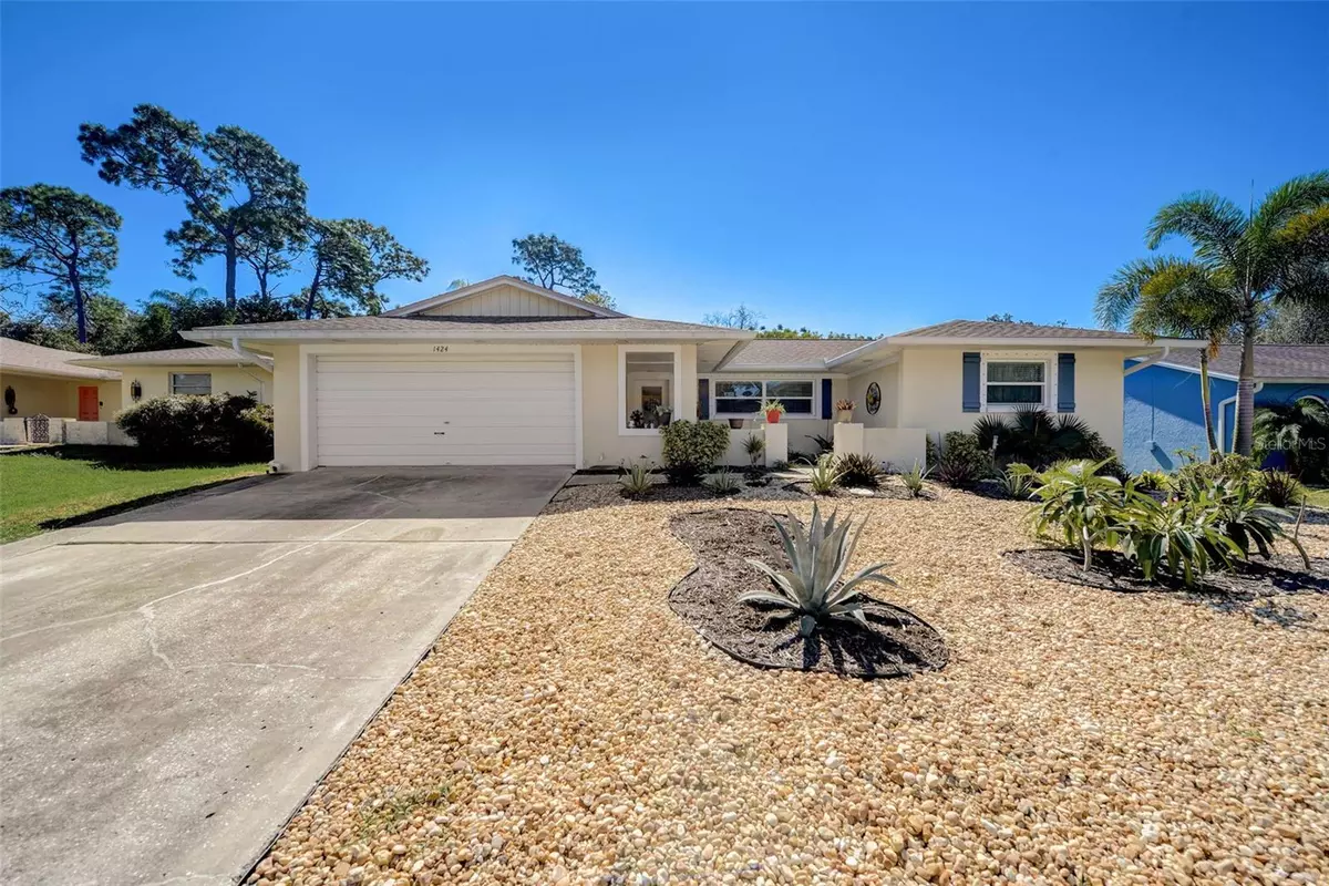 Tarpon Springs, FL 34689,1424 RED OAK DR