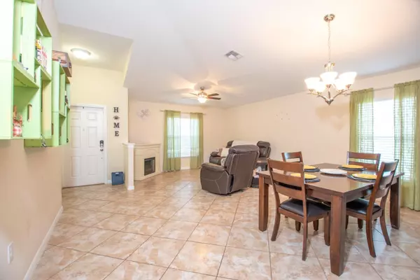 Ruskin, FL 33570,935 PEREGRINE HILL PL