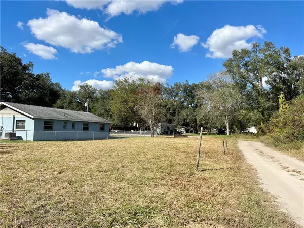 39256 LIZABETH CIR, Zephyrhills, FL 33542