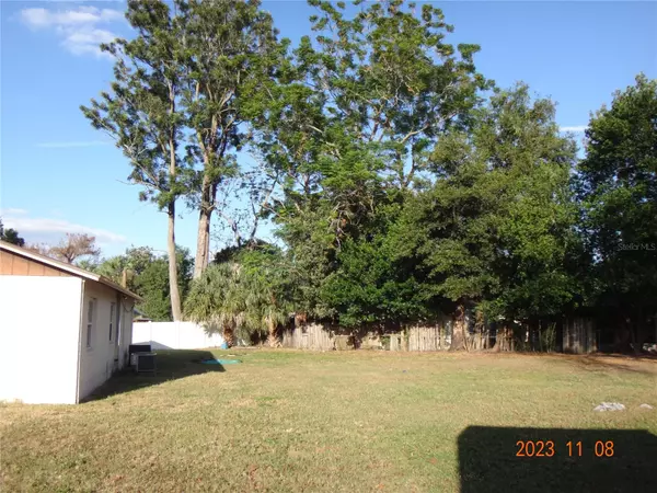 Seffner, FL 33584,502 AVOCADO DR