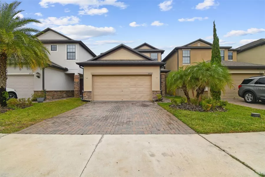 2715 GARDEN FALLS DR, Brandon, FL 33511