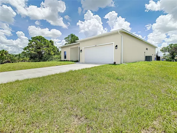 2712 38TH ST W, Lehigh Acres, FL 33971