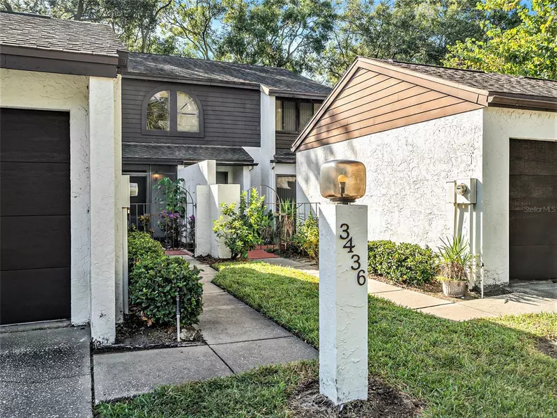 3436 HUNTERS RUN LN, Tampa, FL 33614