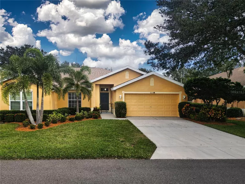 2233 WORTHINGTON GREENS DR #14, Sun City Center, FL 33573