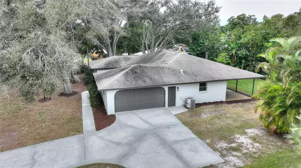 Sarasota, FL 34243,7708 HERMITAGE CIR