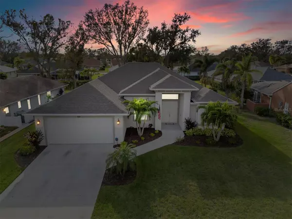 419 LAKE OF THE WOODS DR, Venice, FL 34293