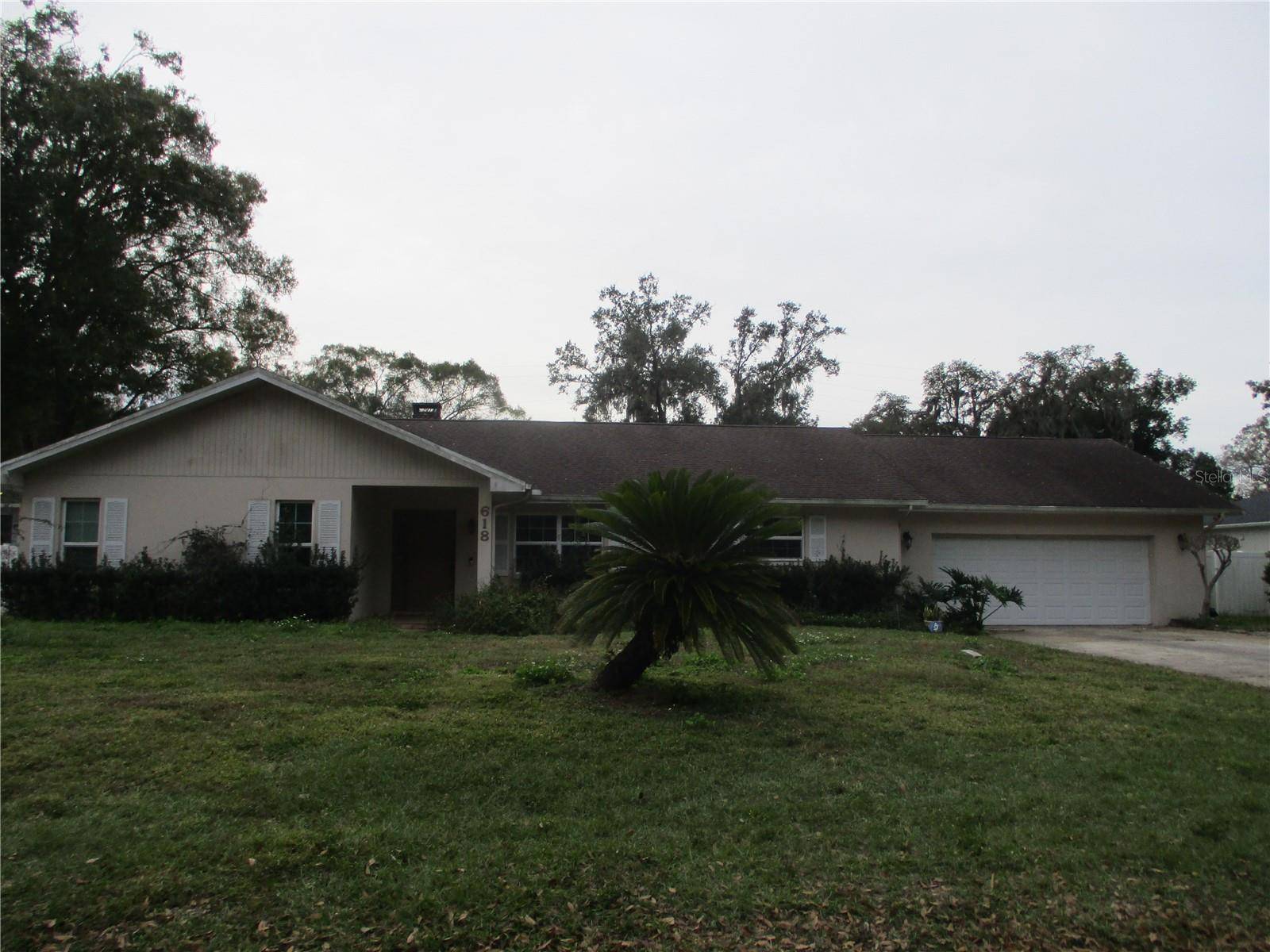 618 CHANCELLAR DR, Lutz, FL 33548
