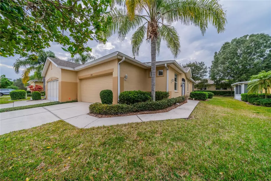 1236 FAIRWAY GREENS DR #61, Sun City Center, FL 33573