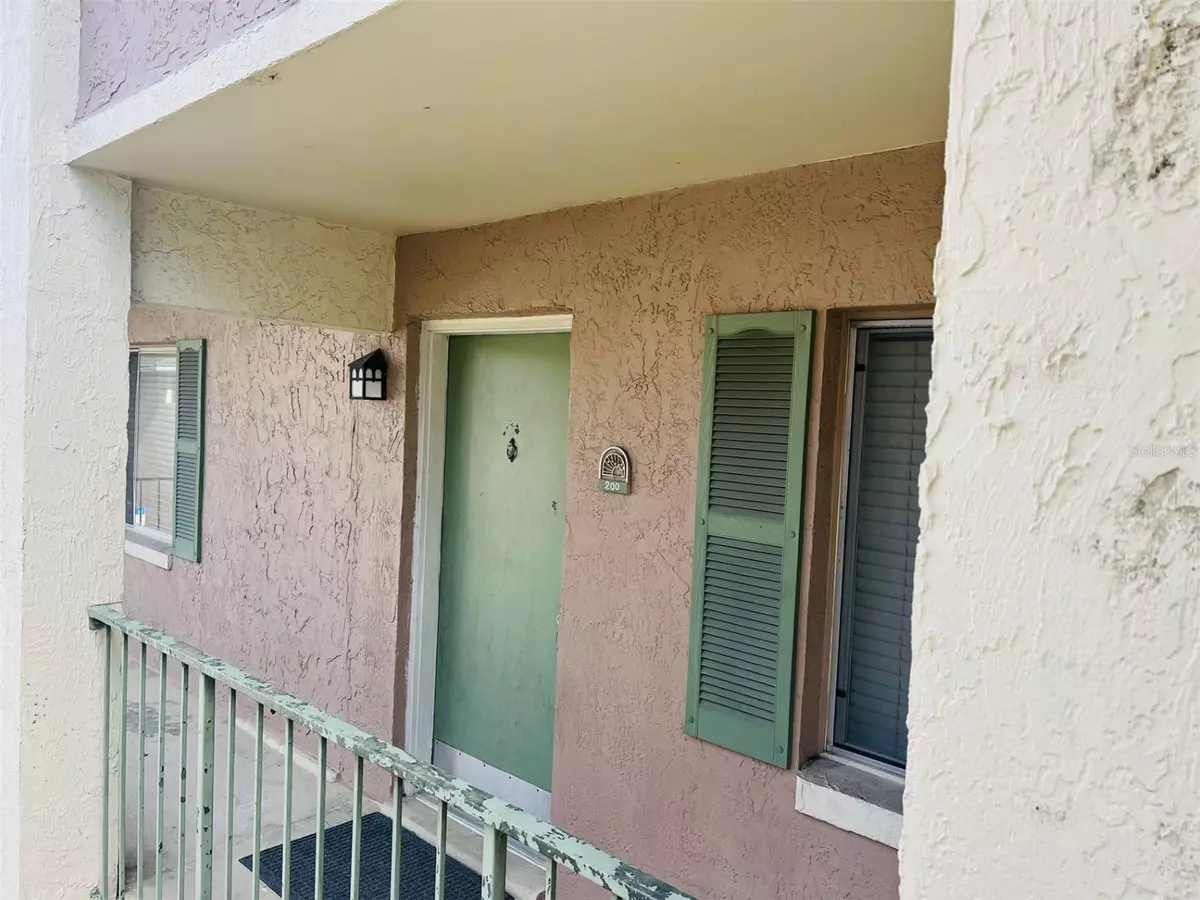 Altamonte Springs, FL 32701,151 OYSTER BAY CIR #200