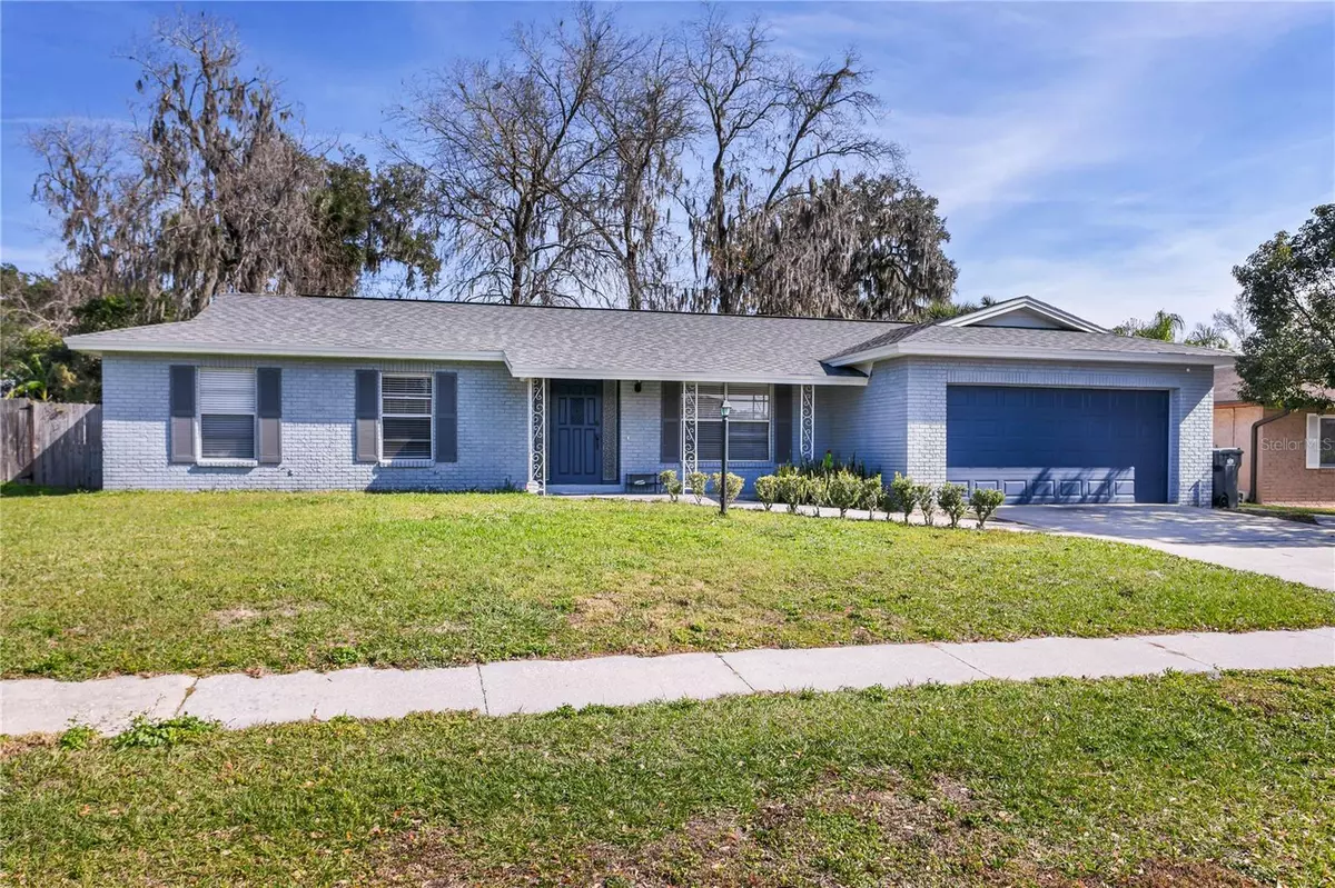 Seffner, FL 33584,915 SHANGRI LA DR