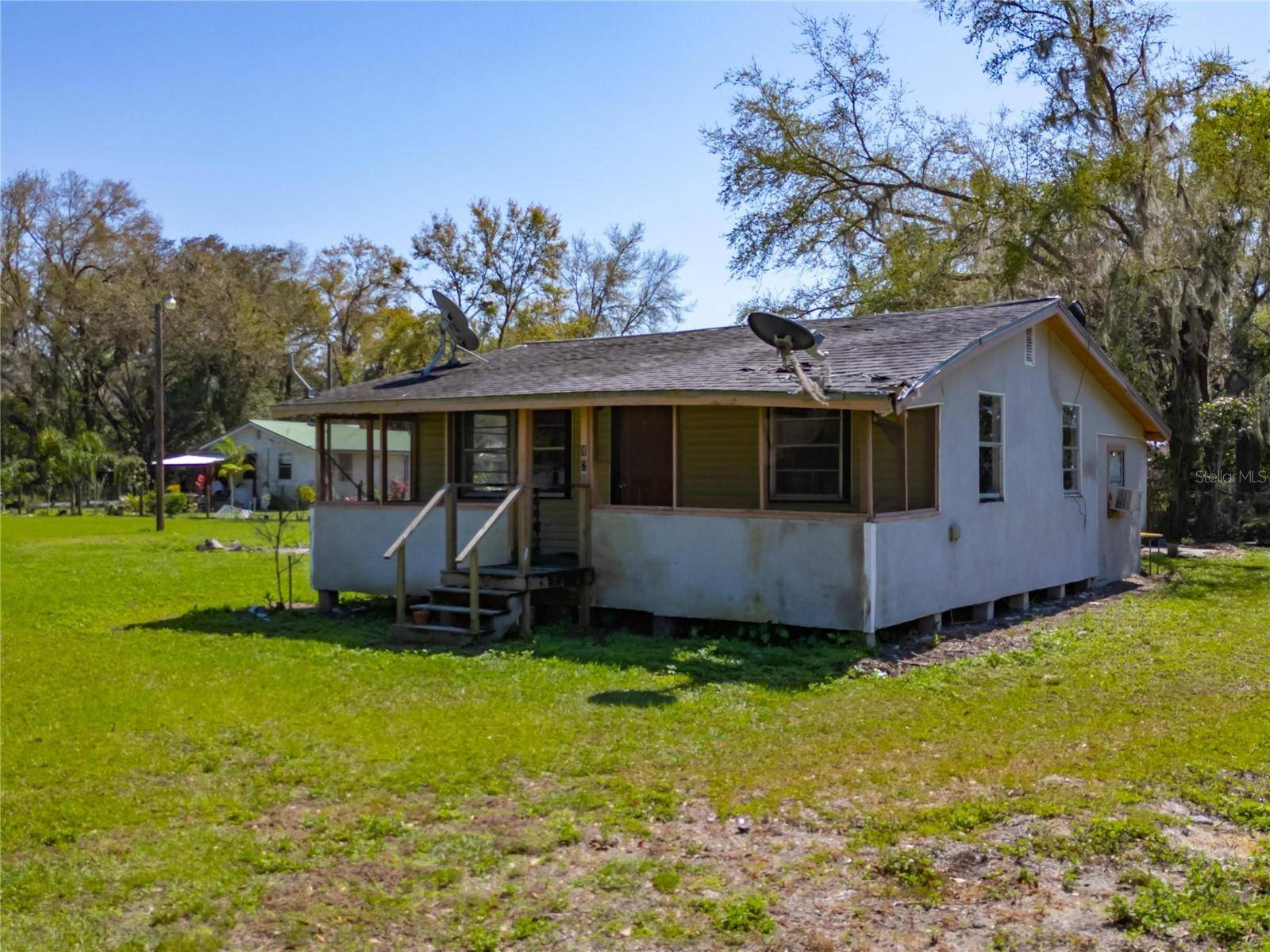 428 E BROWARD ST, Bowling Green, FL 33834