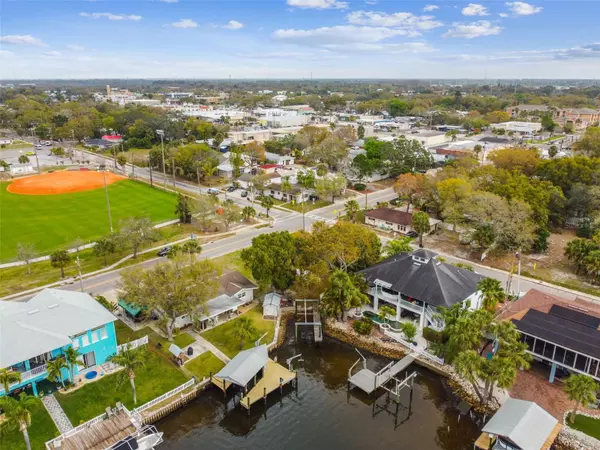Tarpon Springs, FL 34689,600 BANANA ST