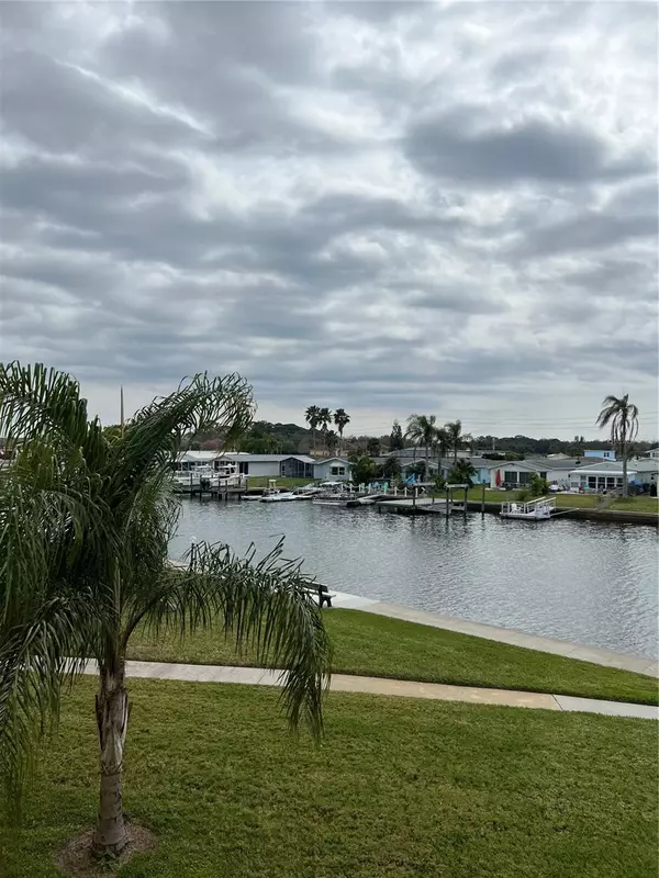 New Port Richey, FL 34652,4632 MARINE Pkwy #202