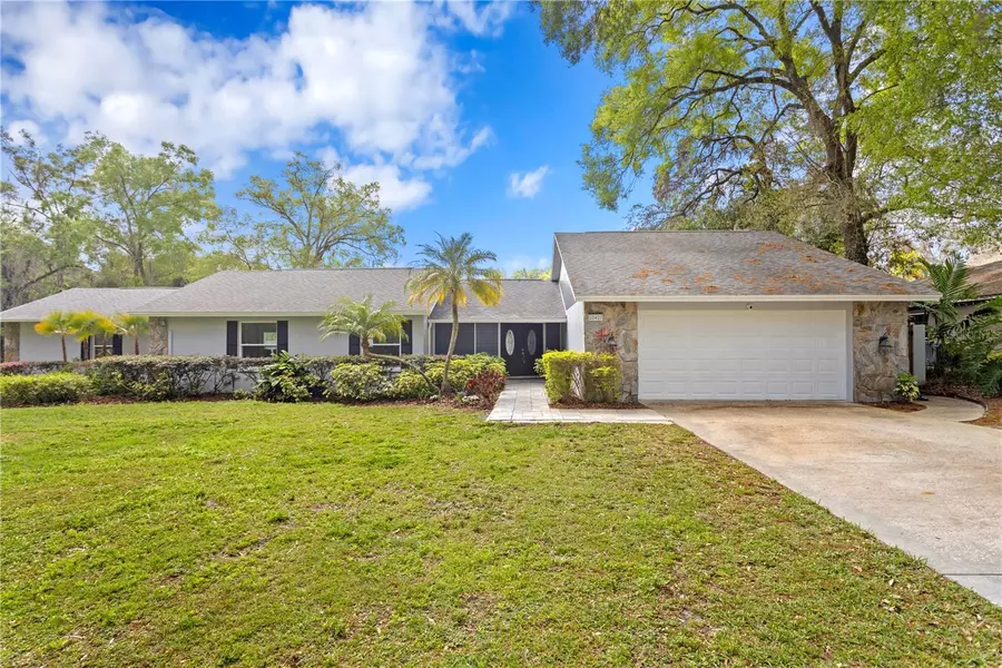 10427 OAKBROOK DR, Tampa, FL 33618