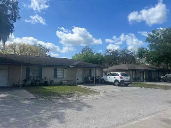 2900 W GRANDFIELD ST, Plant City, FL 33563