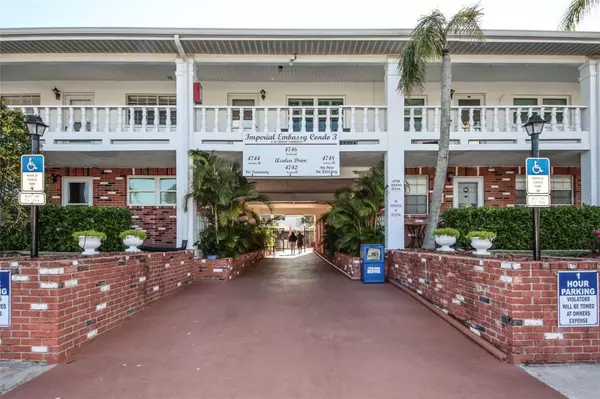 4746 AZALEA DR #109, New Port Richey, FL 34652