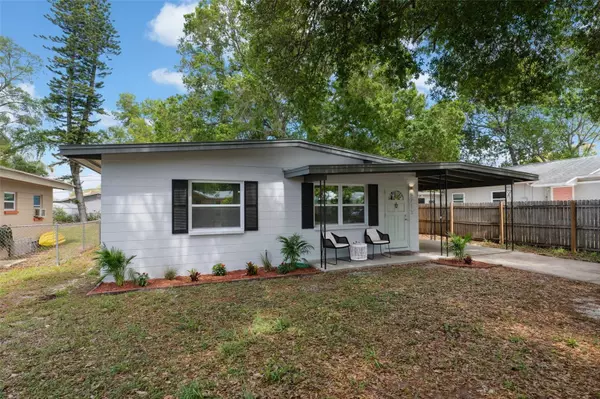 Coastal Haven: A Gem in Gulfport, FL,Jon DeBellevue