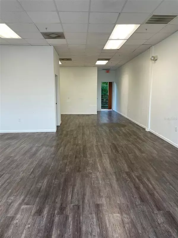 Tampa, FL 33604,1412 W WATERS AVE #204