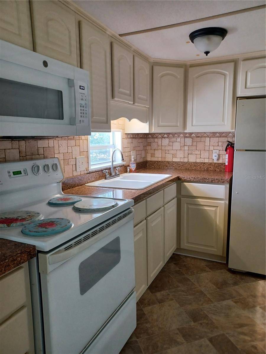 Zephyrhills, FL 33541,3226 CARNATION LN