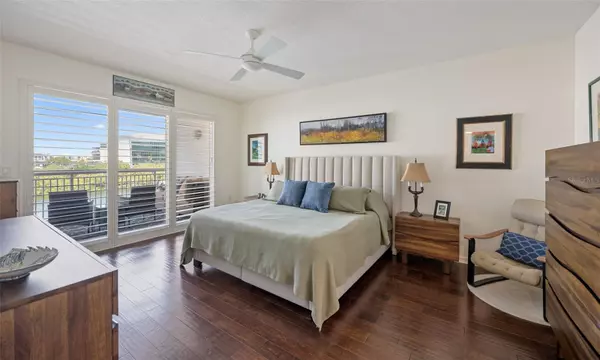 Tampa, FL 33602,371 CHANNELSIDE WALK WAY #303