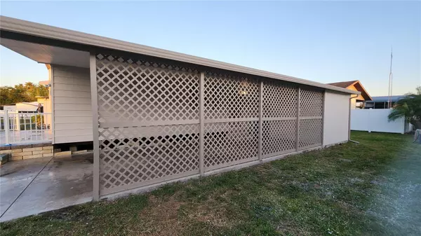 Bradenton, FL 34203,5316 53RD AVE E #F44