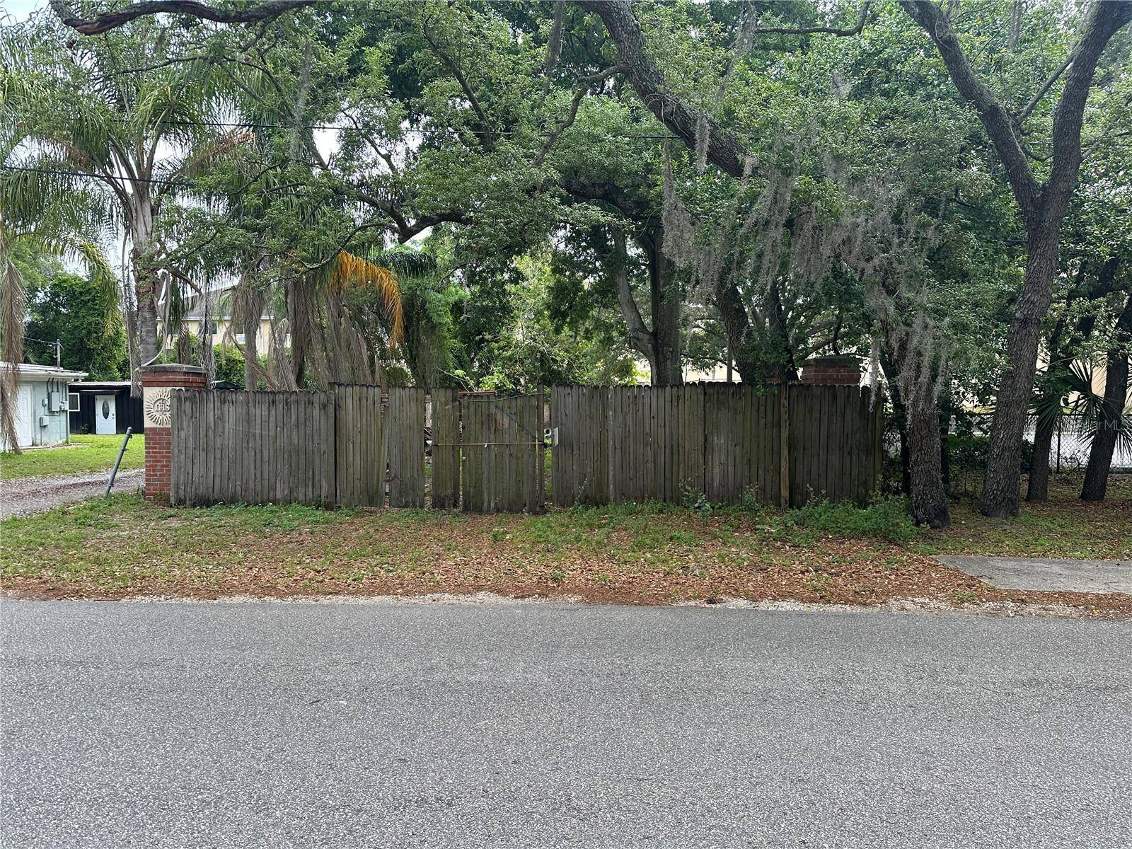 10007 N MYRTLE ST, Tampa, FL 33617