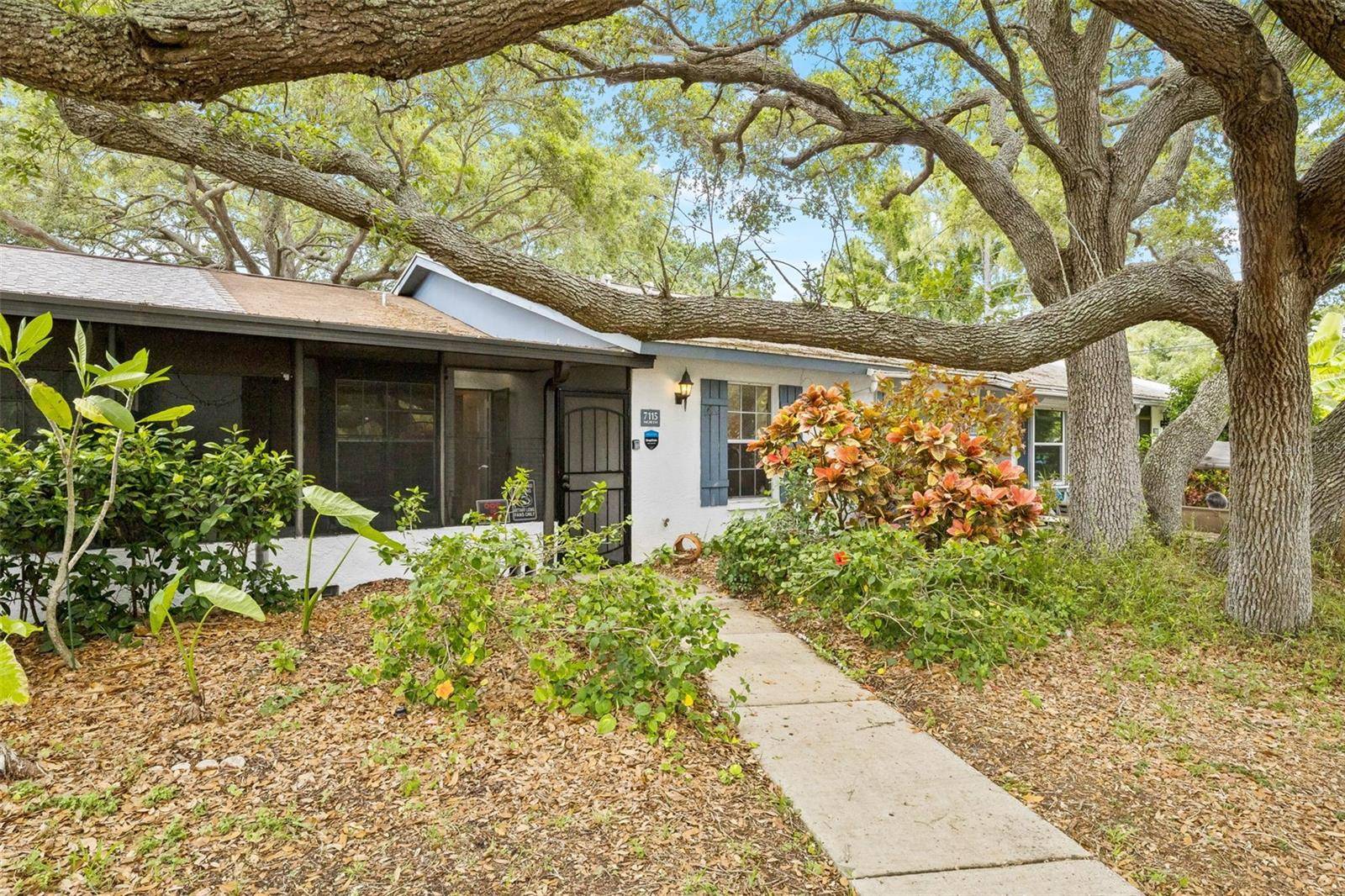 7115 PARKSIDE VILLAS DR N, St Petersburg, FL 33709