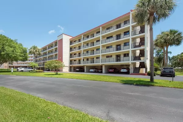 9433 HARBOR GREENS WAY #407, Seminole, FL 33776