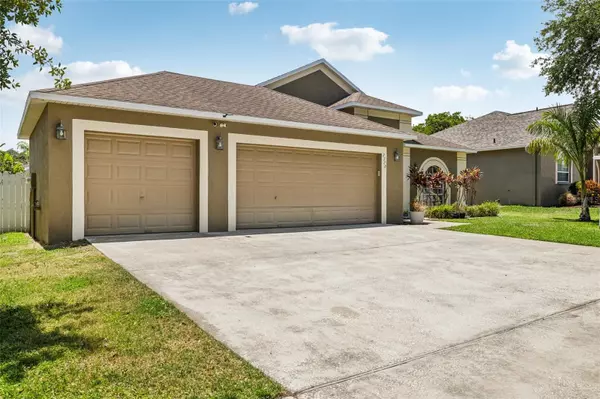 Seffner, FL 33584,2328 TOWERING OAKS CIR