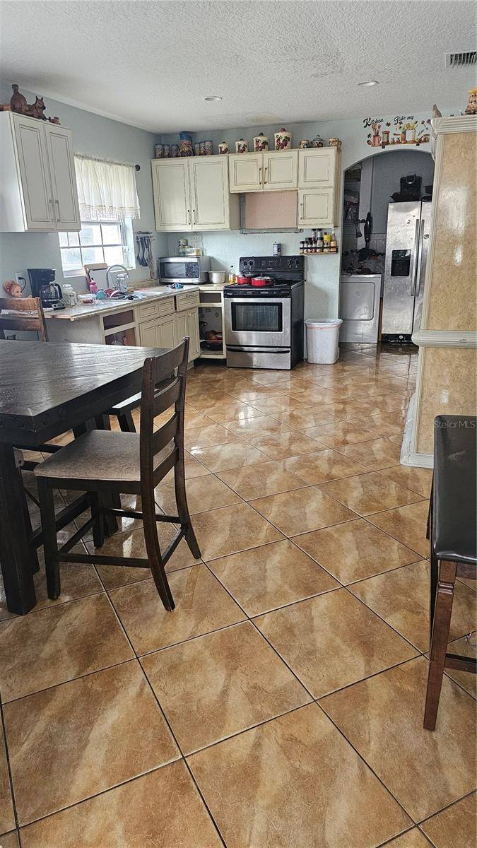 Tampa, FL 33614,2905 W OSBORNE AVE