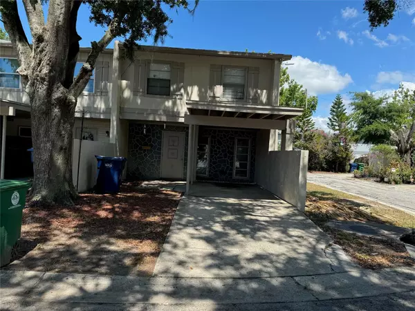 5254 TENNIS COURT CIR #10,  Tampa,  FL 33617