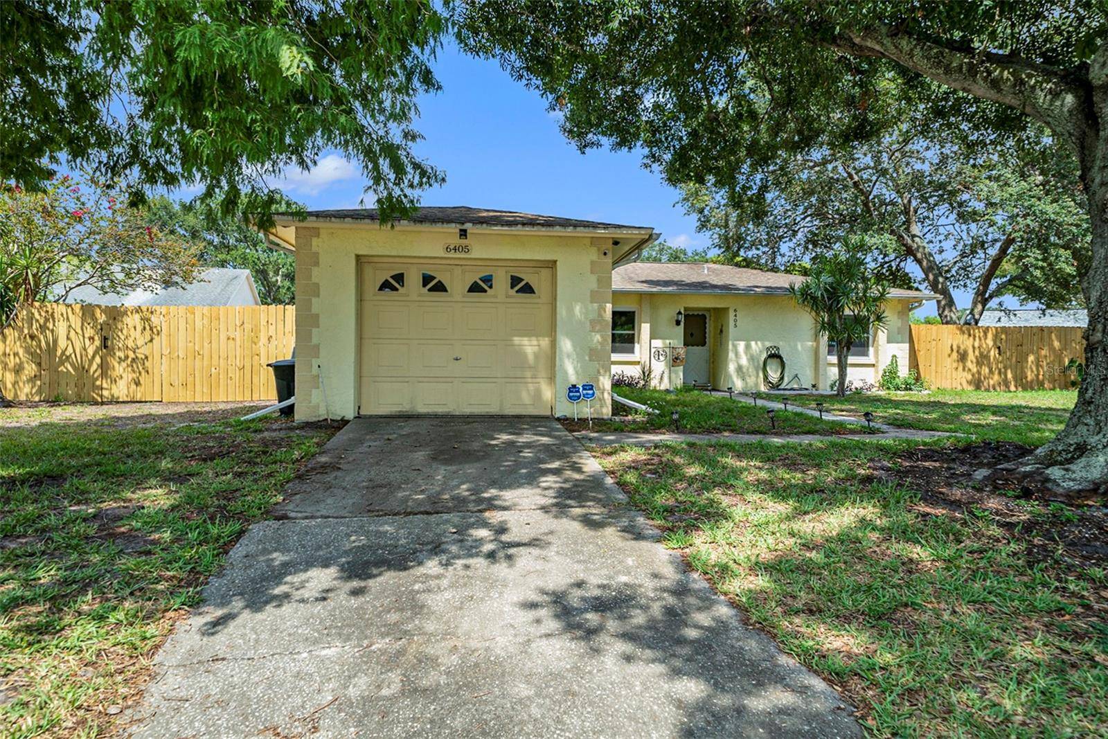 6405 OAKWOOD CT N, Pinellas Park, FL 33782