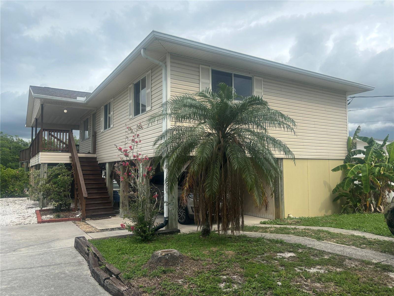 816 SEABREEZE DR, Ruskin, FL 33570