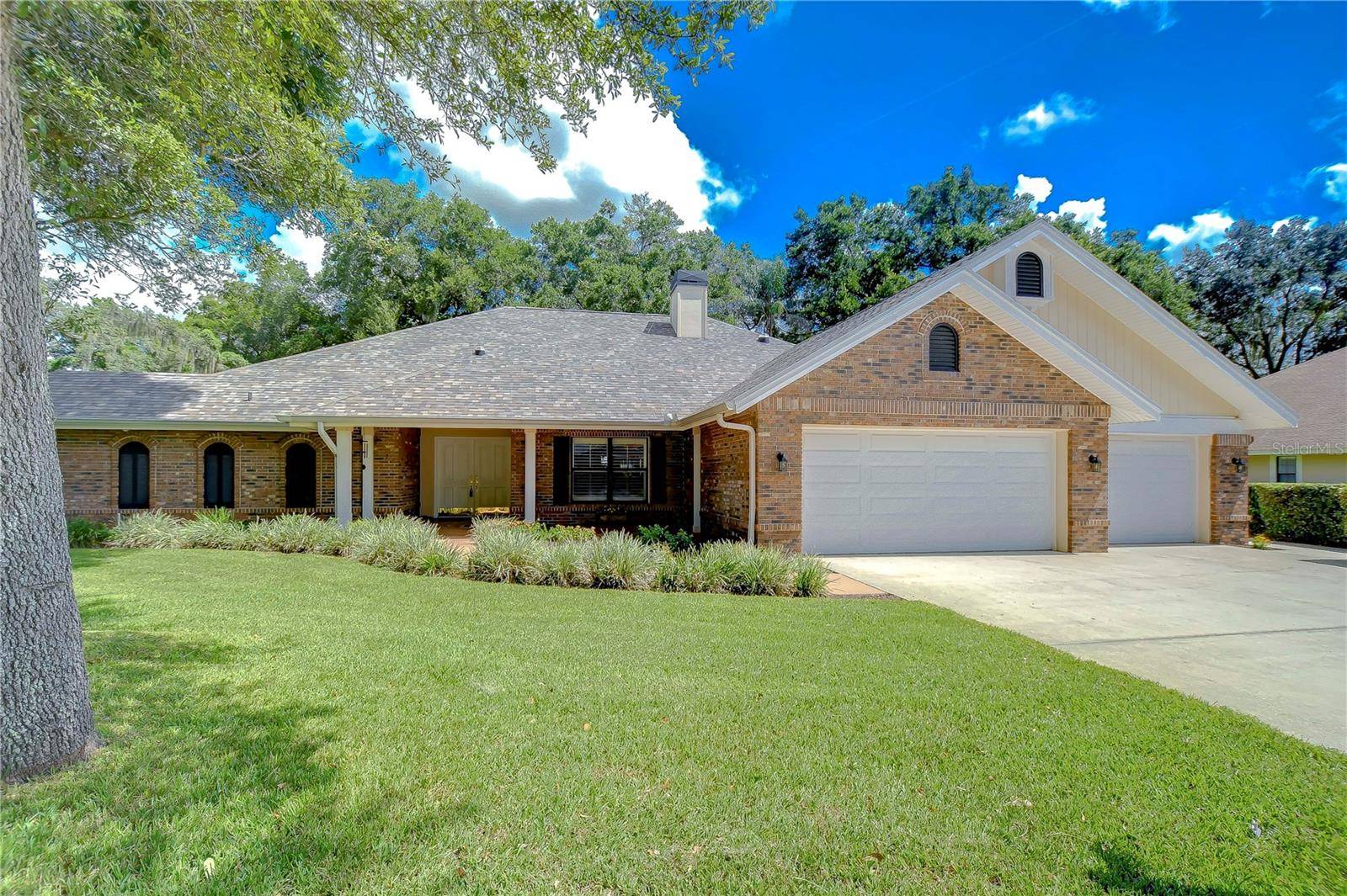 123 BARRINGTON DR,  Brandon,  FL 33511